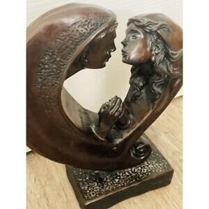 Abstract Brown Resin Lover Kiss Sculpture Two Faces Heart Hands Holding Figure